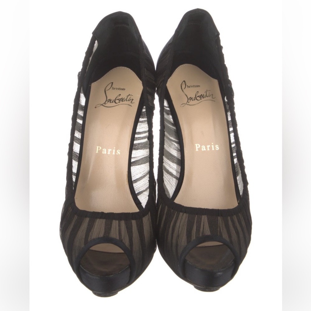 Christian Louboutin
Mesh Accents Pumps